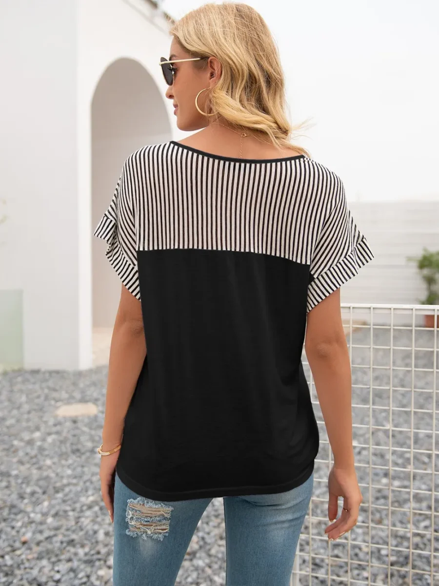 V-neck short sleeved loose T-shirt - Image 4